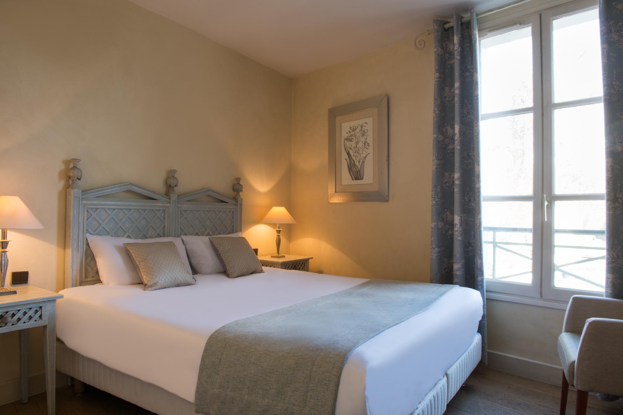Hotel Aux Vieux Remparts, The Originals Relais Provins Eksteriør bilde