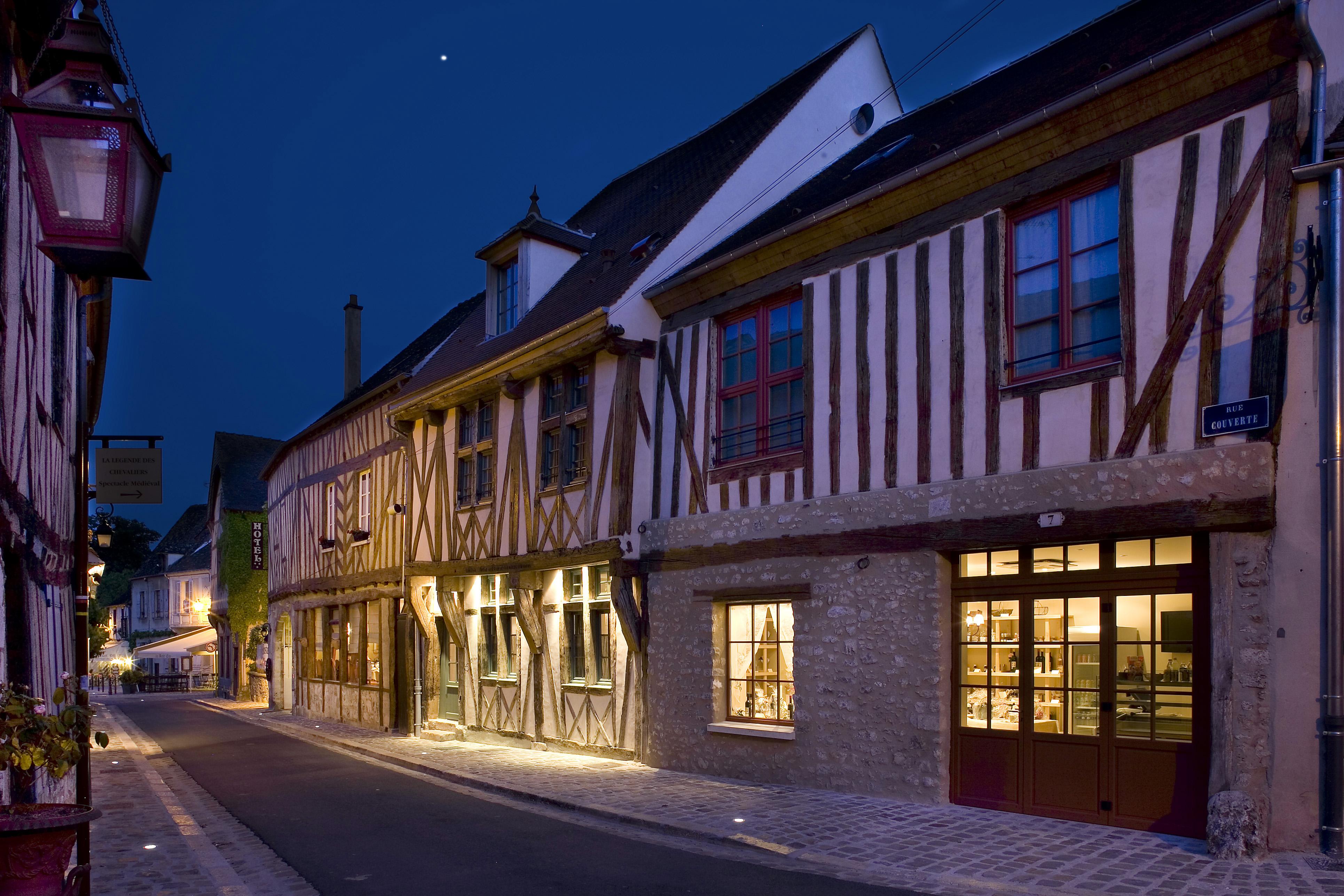 Hotel Aux Vieux Remparts, The Originals Relais Provins Eksteriør bilde