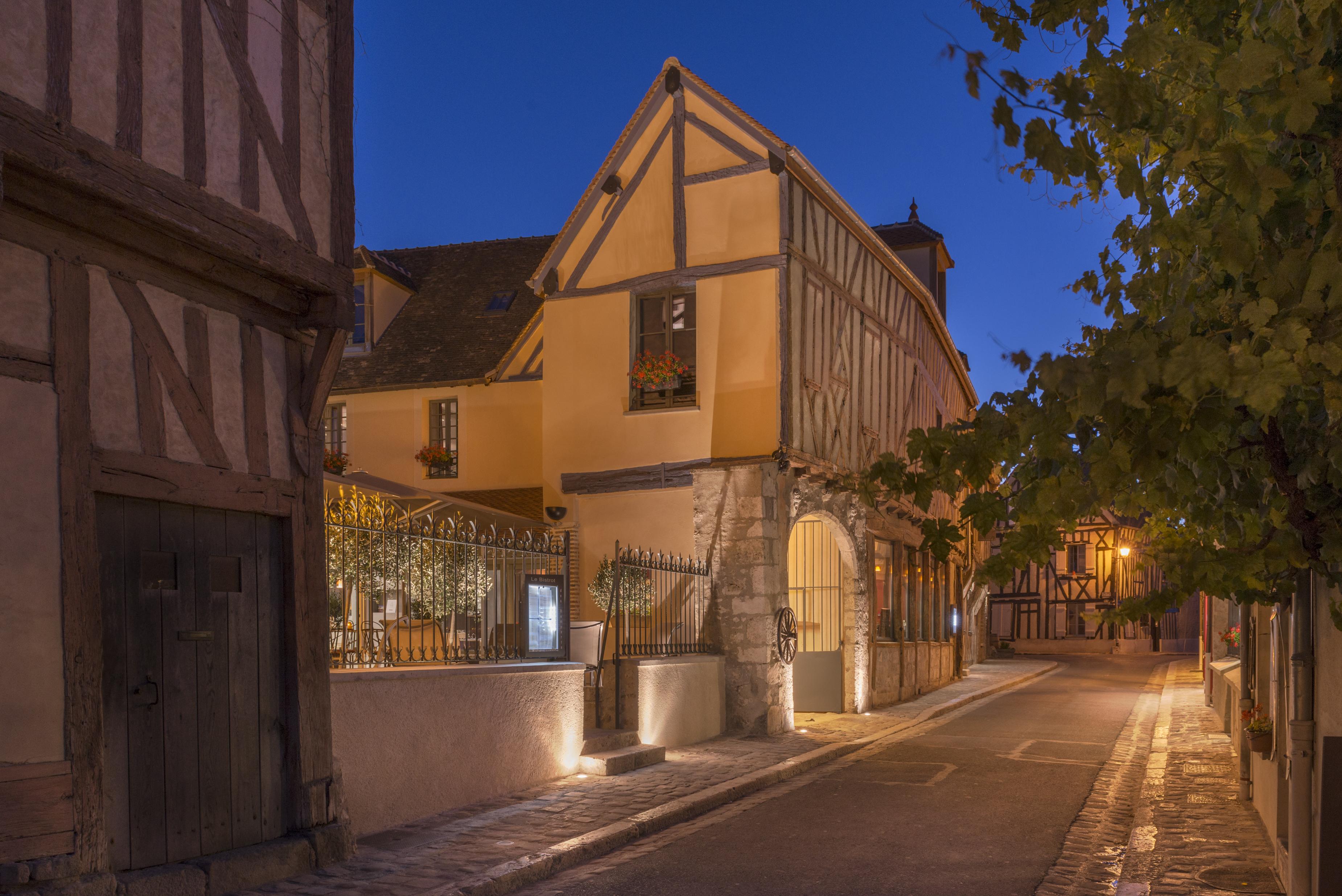 Hotel Aux Vieux Remparts, The Originals Relais Provins Eksteriør bilde