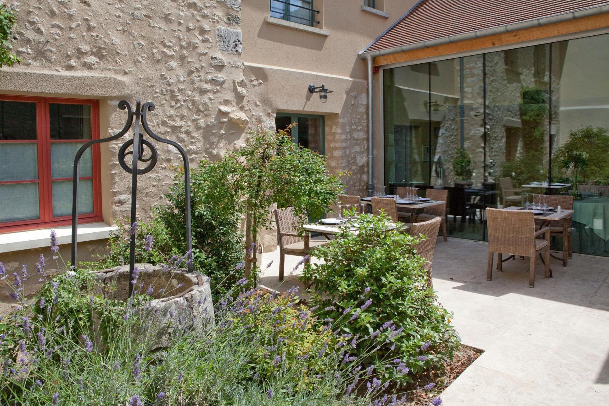 Hotel Aux Vieux Remparts, The Originals Relais Provins Eksteriør bilde