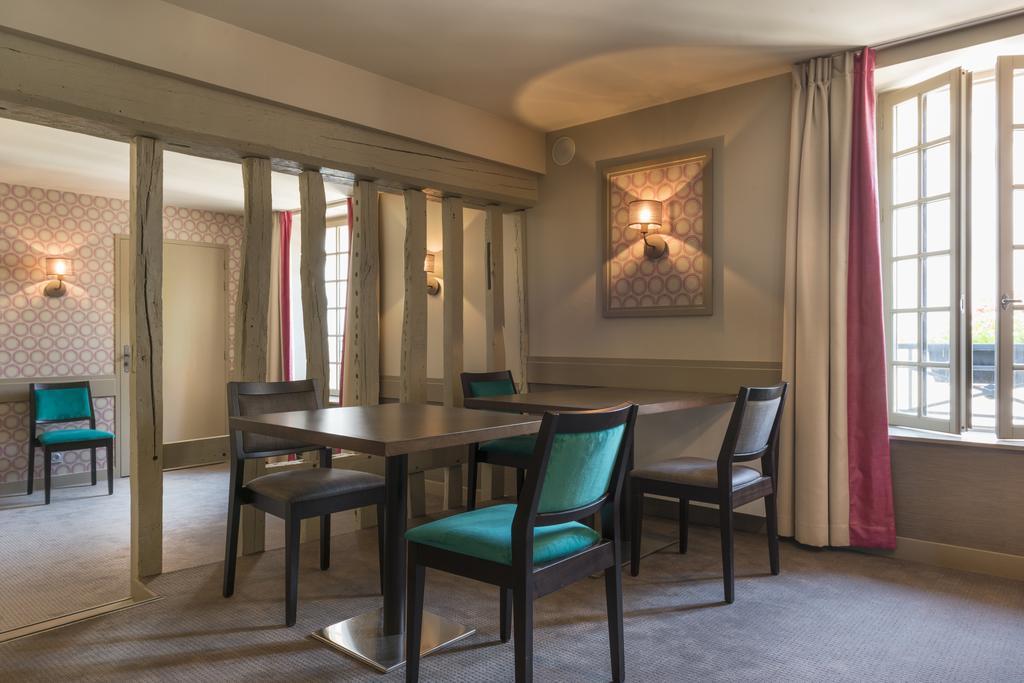 Hotel Aux Vieux Remparts, The Originals Relais Provins Eksteriør bilde