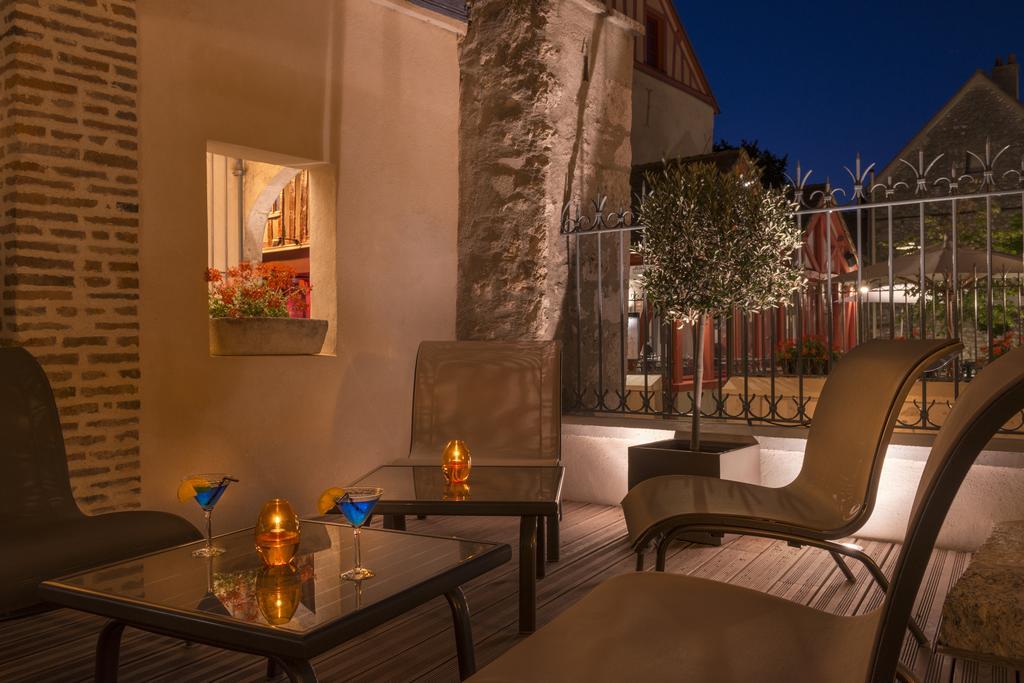 Hotel Aux Vieux Remparts, The Originals Relais Provins Eksteriør bilde