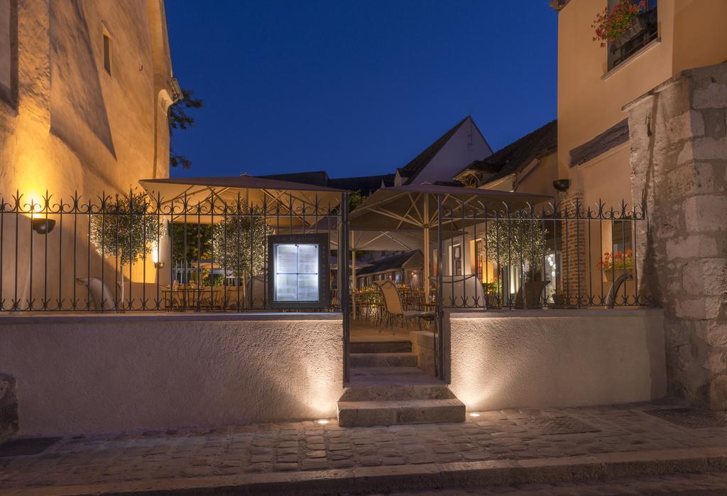 Hotel Aux Vieux Remparts, The Originals Relais Provins Eksteriør bilde