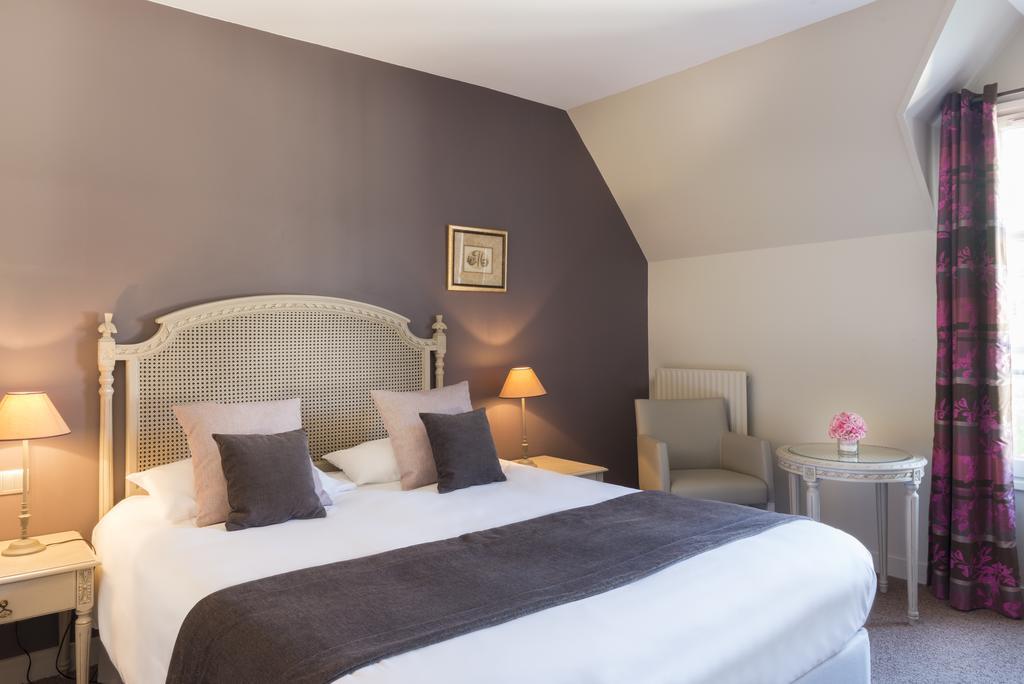 Hotel Aux Vieux Remparts, The Originals Relais Provins Eksteriør bilde