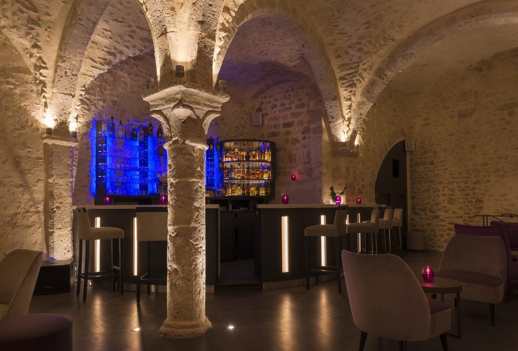Hotel Aux Vieux Remparts, The Originals Relais Provins Eksteriør bilde